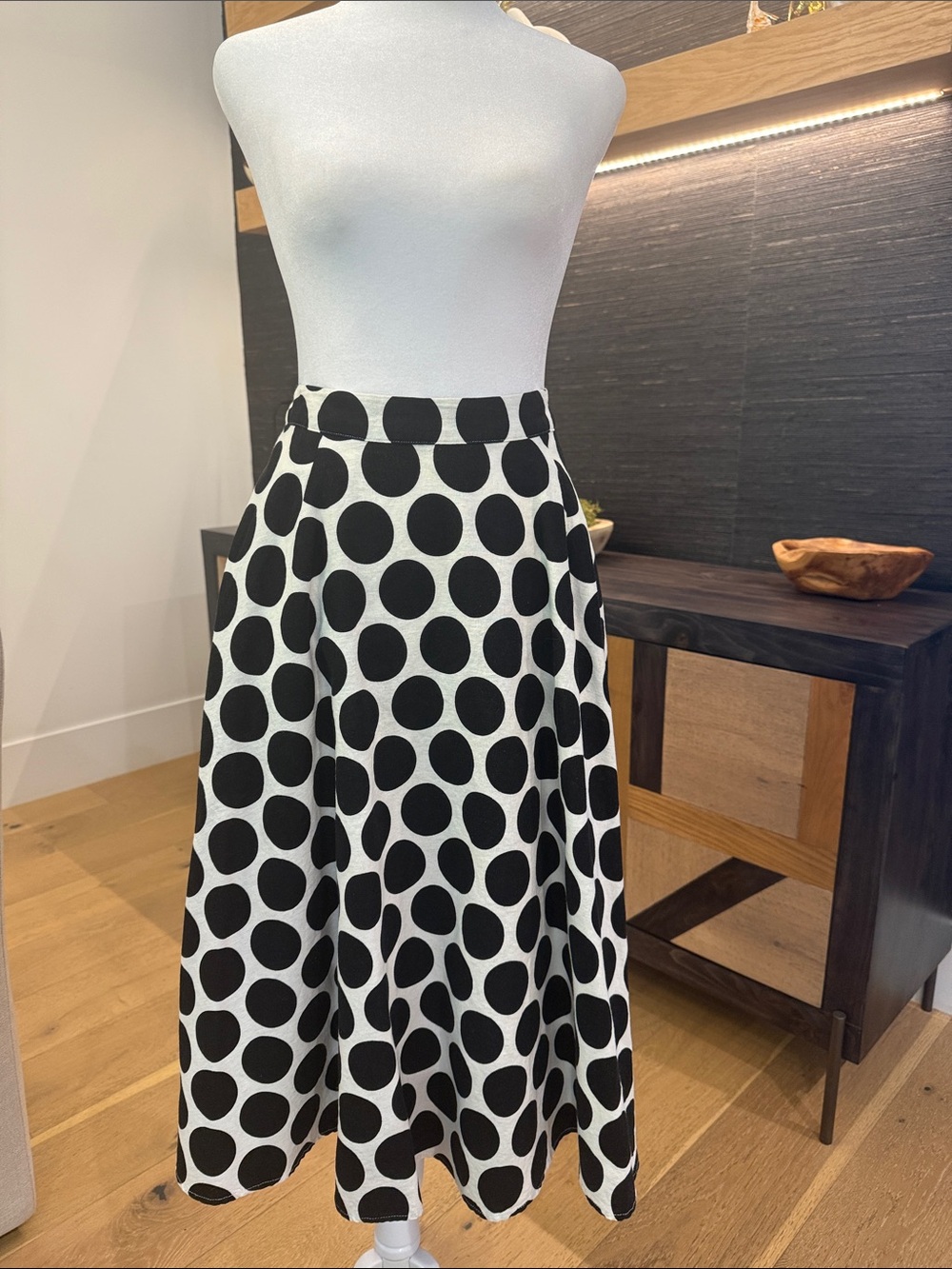 Who What Wear Black & White Polka Dot Midi Circle Skirt zip closure w/pockets